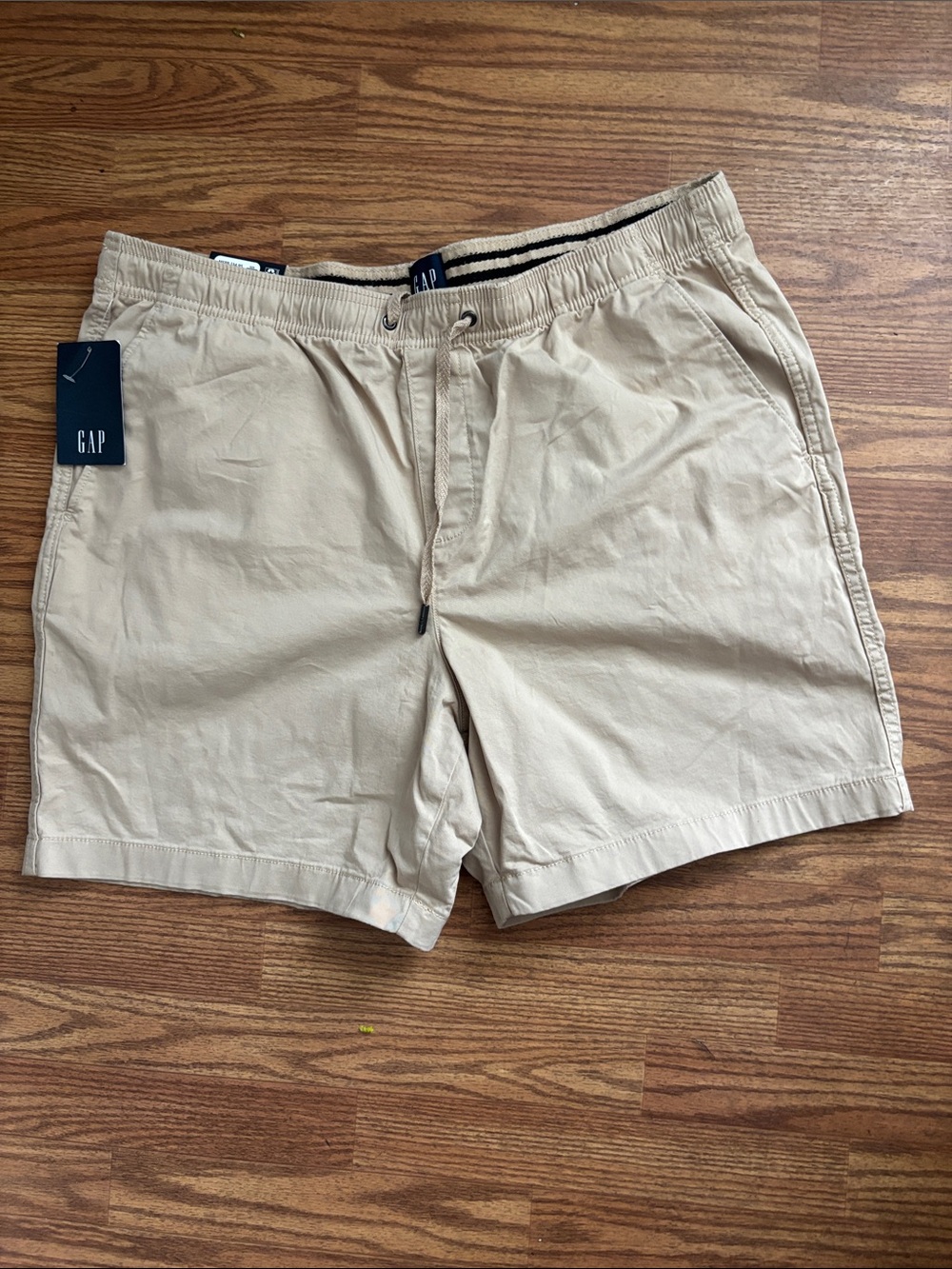 GAP Men's Light Khaki Elastic Waist Flat Front Shorts